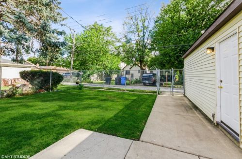 10721 Normal Ave, Chicago IL 60628-3204 exterior