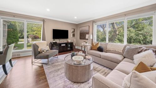 6320 Leader Ave, Chicago IL  60646-4212 exterior