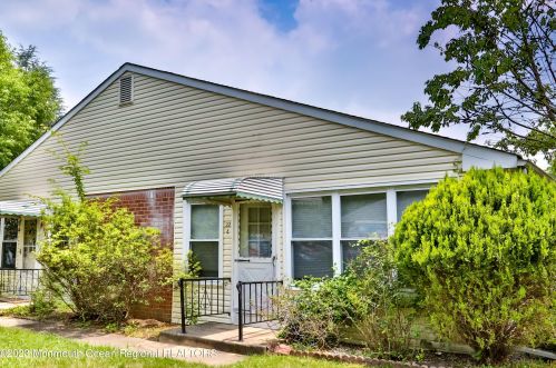 22 Crocus Ln, Lakehurst, NJ 08759-3062