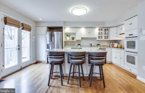 7308 Aynsley Ln, Mc Lean VA 22102-2931 exterior