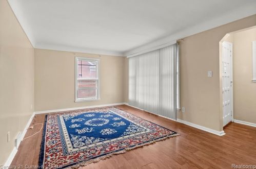 8233 Grayfield St, Dearborn Heights MI  48127-1537 exterior