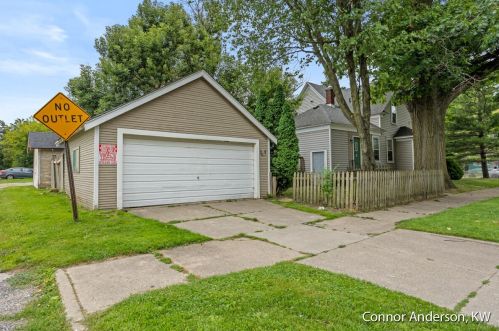 601 Leonard St, Grand Rapids MI 49503-1135 exterior