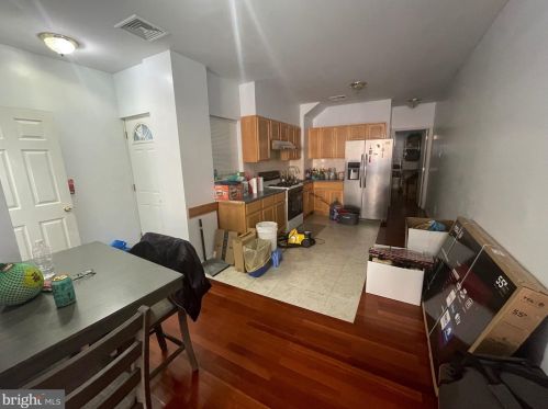 1239 6 St, Philadelphia PA 19140-4561 exterior