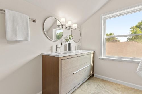 185 85th St, Milwaukee WI  53226-4601 exterior