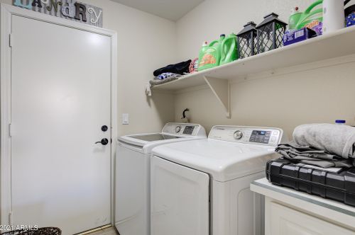 2702 Amberwood Dr, Phoenix AZ  85045-4208 exterior