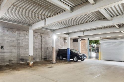 1201 Diversey Pkwy, Chicago IL 60614-1201 exterior