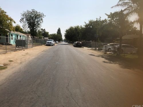 1914 Pacific St, Bakersfield CA 93305-5091 exterior