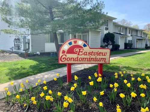 1 Ruth Ct, Middletown NY 10940-5328 exterior