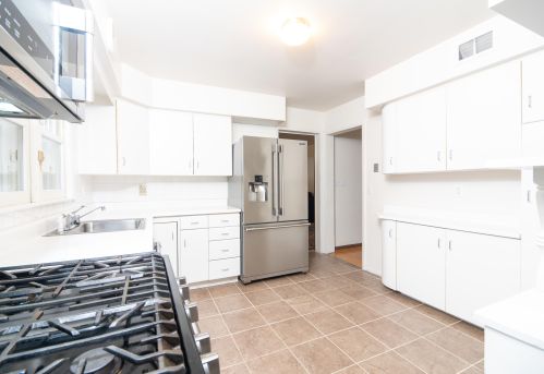 8733 Spruce Rd, Milwaukee WI 53217-1520 exterior