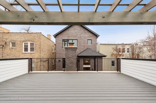 3854 Claremont Ave, Chicago IL 60618-3820 exterior