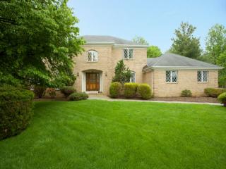 50 Pinewood Cres, Berkeley Heights NJ  07922-2144 exterior
