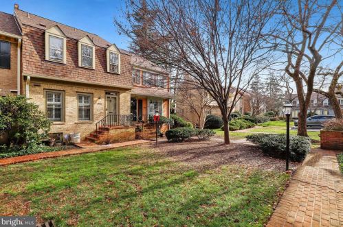 10925 Wickshire Way, Rockville, MD 20852-3220