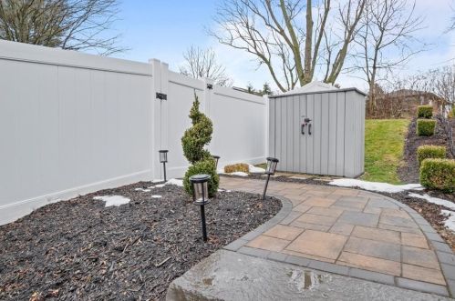 2419 Orchard Dr, Pittsburgh PA  15241-2542 exterior