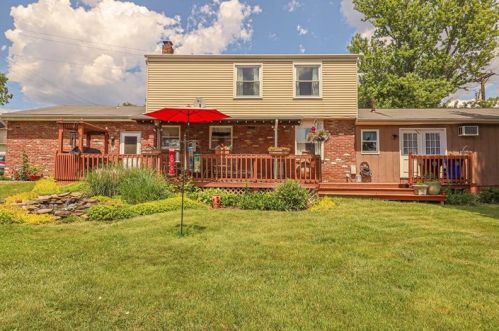 1201 Allaire Ave, Monaca PA 15061-1099 exterior