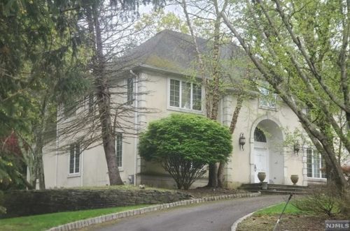 10 Sunflower Dr, Upper Saddle River, NJ 07458-2041