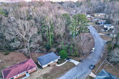 1898 Lisbon Dr, Atlanta GA  30310-4916 exterior