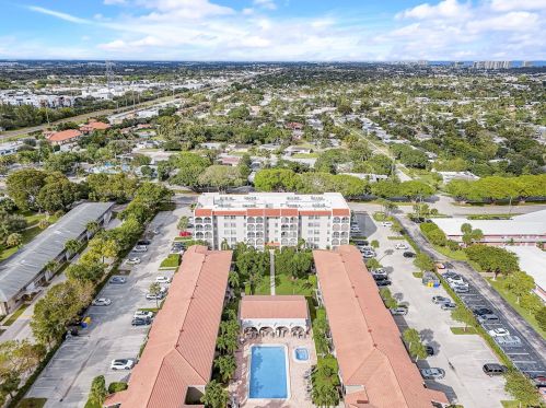 250 20th St, Boca Raton FL 33431-8040 exterior