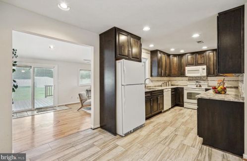 5247 Mitchell St, Alexandria VA 22312-2126 exterior