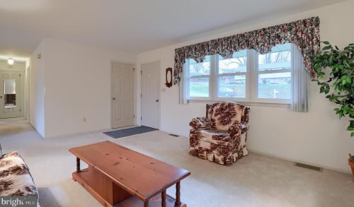 154 Amsterdam Rd, Lancaster PA 17603-9719 exterior