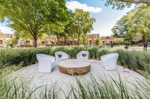 820 Laflin St, Chicago IL 60827-5710 exterior