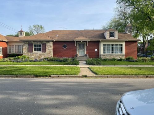 8201 Luella Ave, Chicago, IL 60617-1843