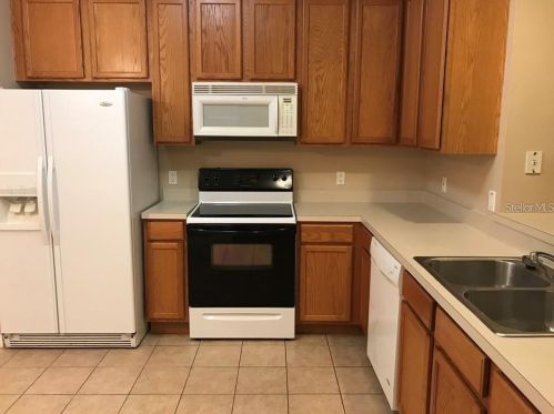 4221 Key Thatch Dr, Tampa FL  33610-9032 exterior