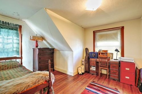 199 Rochambeau Ave, Providence RI 02906-1909 exterior