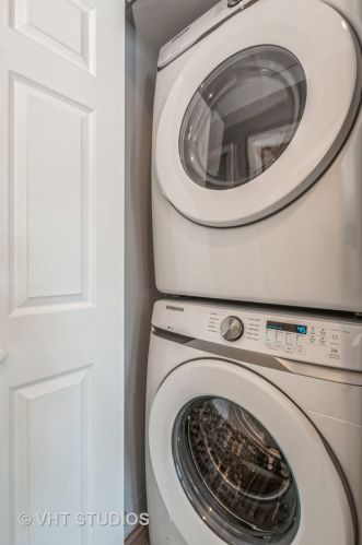 6943 East End Ave, Chicago IL  60649-1421 exterior