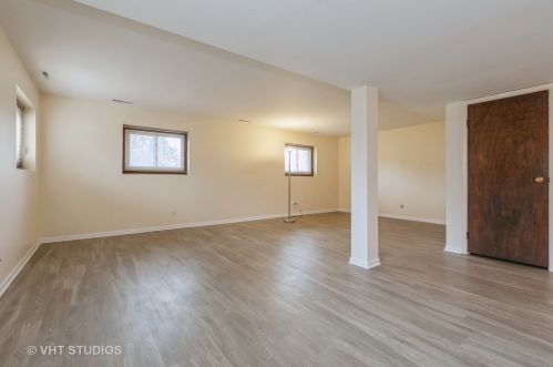 11 Dole Ave, Bull Valley IL 60014-5808 exterior