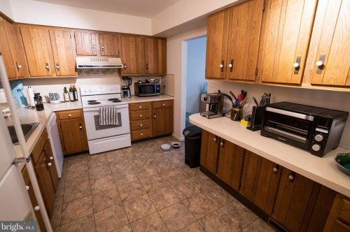 212 Concord St, Lancaster PA 17603-3521 exterior