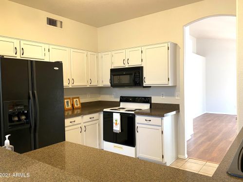 17420 2nd Ave, Phoenix AZ  85023-6573 exterior