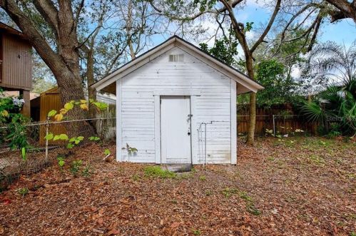 309 Crest Ave, Tampa FL 33614-6709 exterior