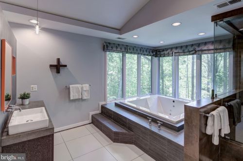 10011 Avenel Farm Dr, Rockville MD 20854-5410 exterior