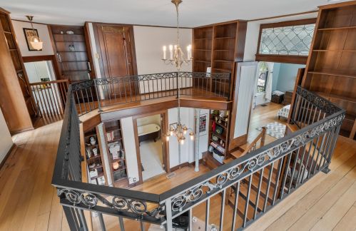 231 Paris Ave, Grand Rapids MI 49503-4764 exterior