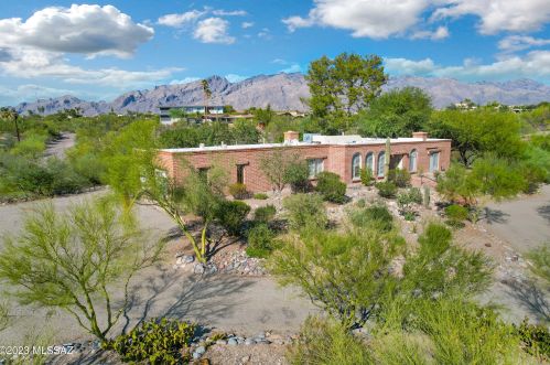 4205 Camino Cardenal, Tucson, AZ 85718-7018