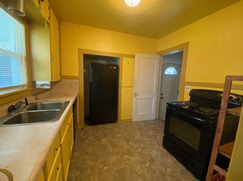 1414 Stamford Ave, Kalamazoo MI 49048-1415 exterior