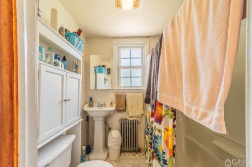 59 Howell Ave, Perth Amboy NJ 08863-1445 exterior