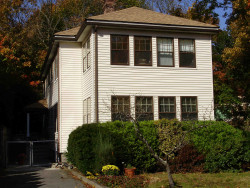 325 Lake Ave, Newton, MA 02461-1211