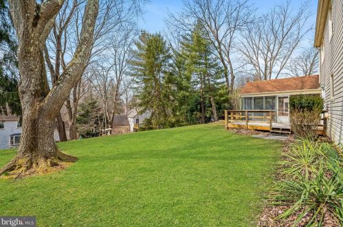 9924 Bedfordshire Ct, Rockville MD 20854-2015 exterior