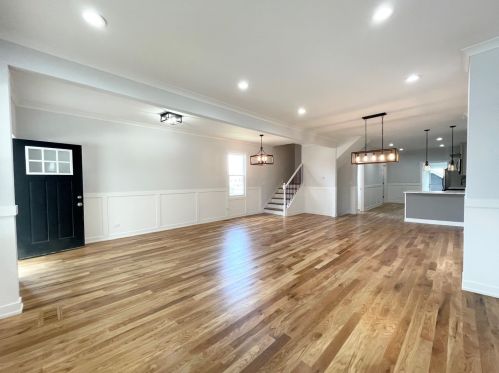 7919 Marquette Ave, Chicago IL  60617-1340 exterior