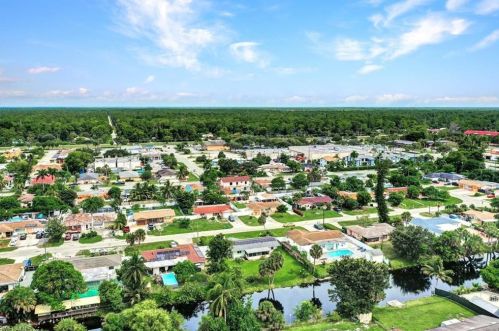 2285 41 Ter, Naples FL 34116-6517 exterior