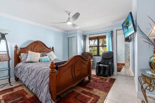 1602 Thumb Pt Dr, Fort Pierce FL 34949-3569 exterior