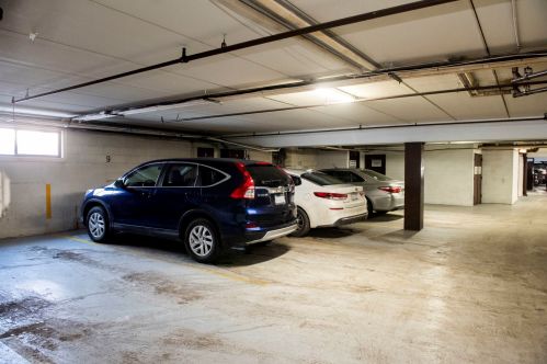 4660 Austin Ave, Chicago IL  60630-3100 exterior