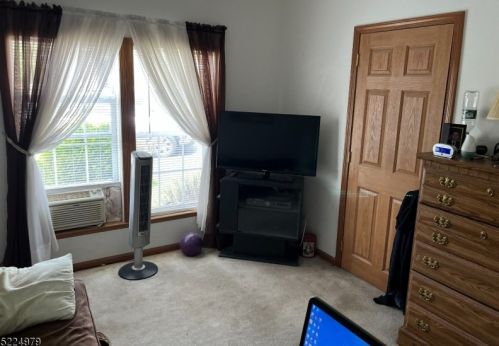 93 Mount Pleasant Ave, Dover NJ 07801-1698 exterior