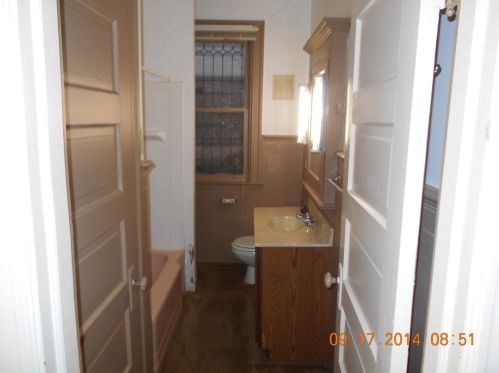 415 Hampton Ave, Pittsburgh PA 15221-3310 exterior