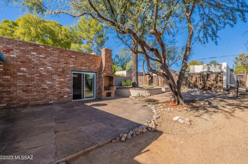 2221 2 St, Tucson AZ 85711-1058 exterior