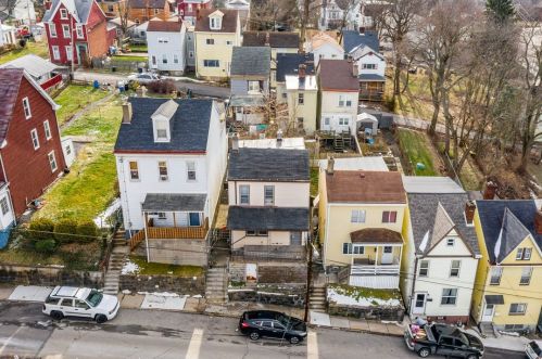 920 Freeland St, Pittsburgh PA 15210-1646 exterior