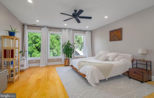 1018 Leithgow St, Philadelphia PA  19123-1421 exterior