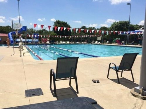 7002 Dallas Dr, Austin TX  78729-7804 exterior