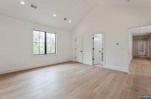 32 Pleasant St, Haworth NJ  07641-1929 exterior